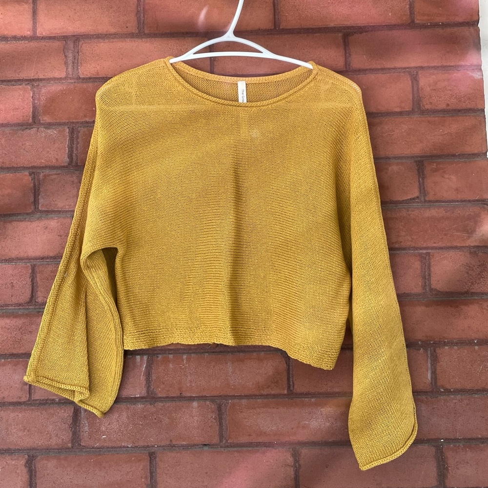 Babaton the group. Wide sleeve knit top
